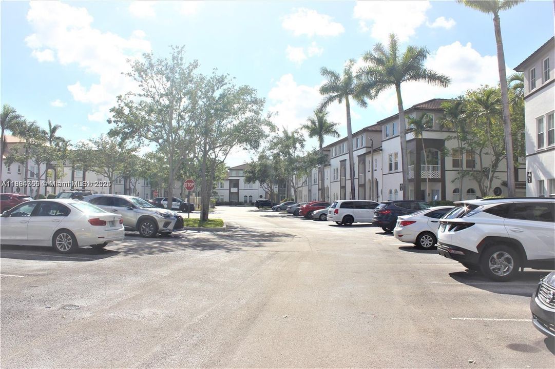 Active With Contract: $2,850 (3 beds, 2 baths, 1445 Square Feet)