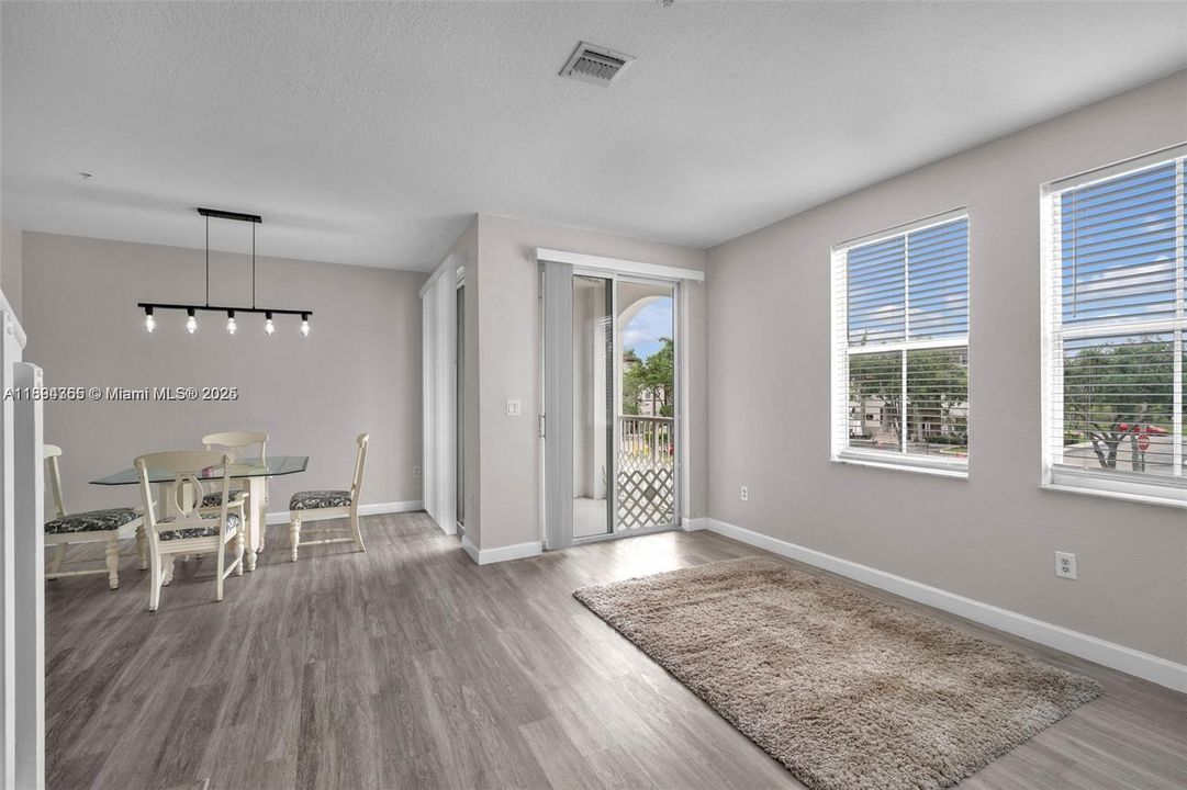 Active With Contract: $2,850 (3 beds, 2 baths, 1445 Square Feet)