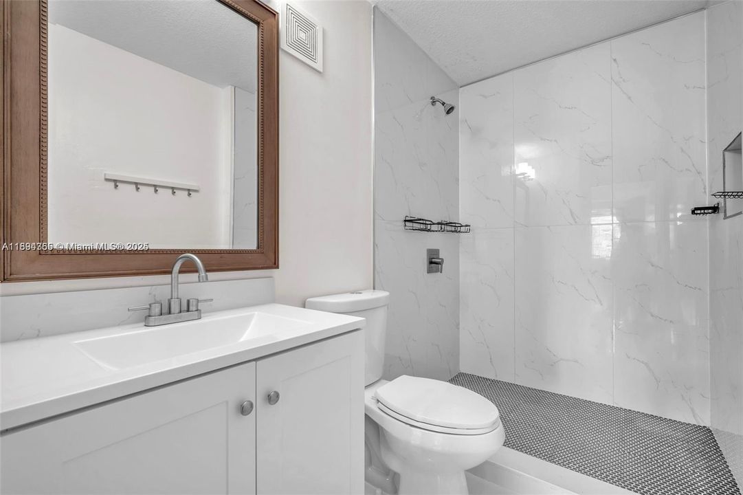 Active With Contract: $2,850 (3 beds, 2 baths, 1445 Square Feet)