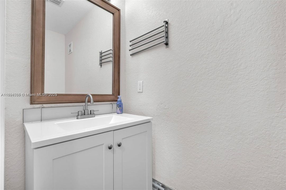 Active With Contract: $2,850 (3 beds, 2 baths, 1445 Square Feet)