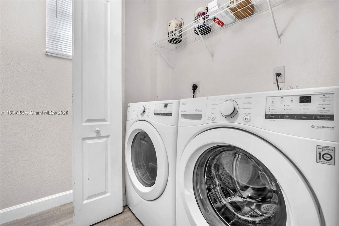 Active With Contract: $2,850 (3 beds, 2 baths, 1445 Square Feet)