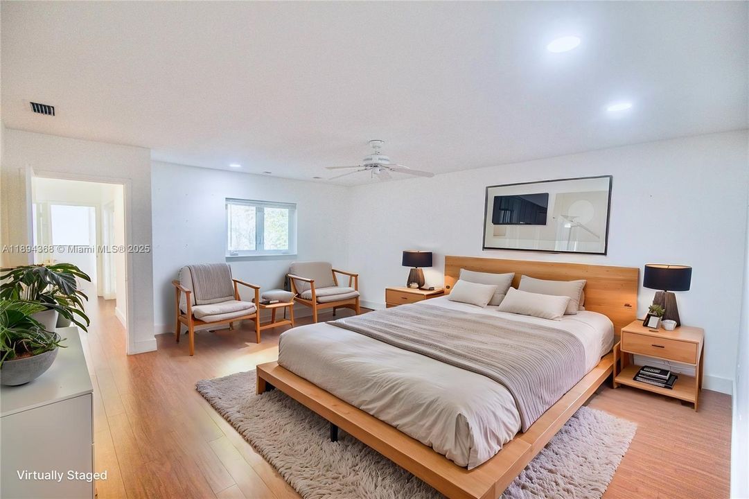 En Venta: $1,750,000 (3 camas, 3 baños, 2768 Pies cuadrados)