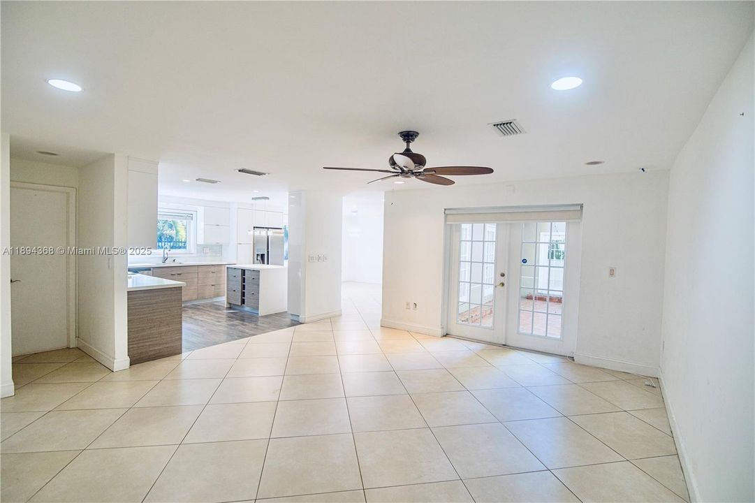 En Venta: $1,750,000 (3 camas, 3 baños, 2768 Pies cuadrados)