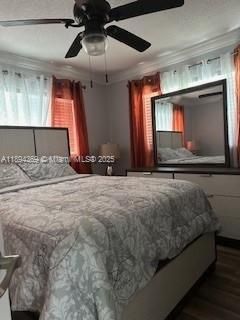 For Sale: $415,000 (2 beds, 2 baths, 951 Square Feet)