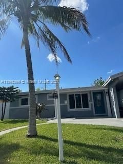 For Sale: $415,000 (2 beds, 2 baths, 951 Square Feet)