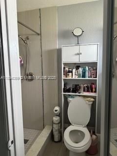 For Sale: $415,000 (2 beds, 2 baths, 951 Square Feet)