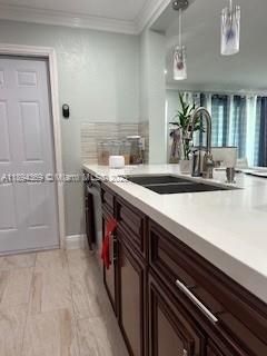 For Sale: $415,000 (2 beds, 2 baths, 951 Square Feet)