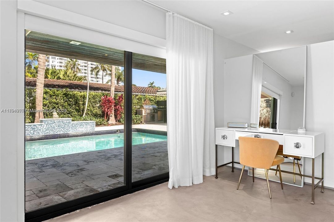 Recently Rented: $14,000 (4 beds, 3 baths, 2480 Square Feet)