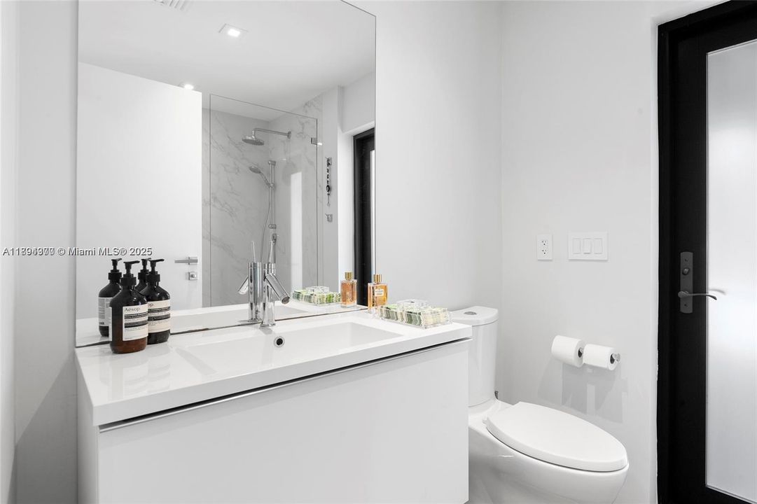 Recently Rented: $14,000 (4 beds, 3 baths, 2480 Square Feet)