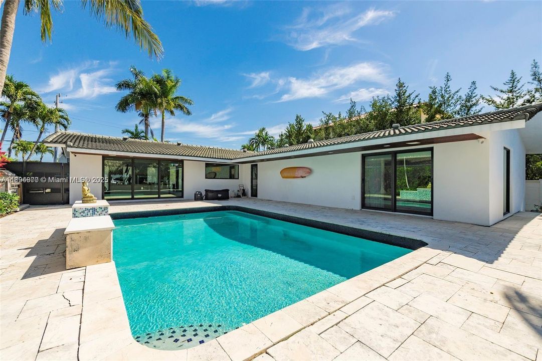 Recently Rented: $14,000 (4 beds, 3 baths, 2480 Square Feet)