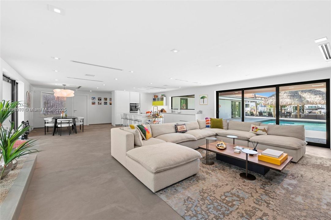 Recently Rented: $14,000 (4 beds, 3 baths, 2480 Square Feet)