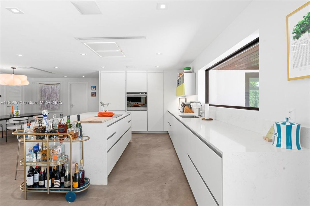 Recently Rented: $14,000 (4 beds, 3 baths, 2480 Square Feet)