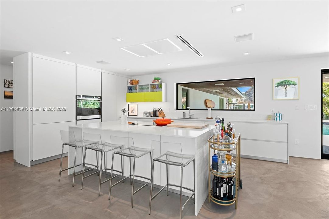 Recently Rented: $14,000 (4 beds, 3 baths, 2480 Square Feet)