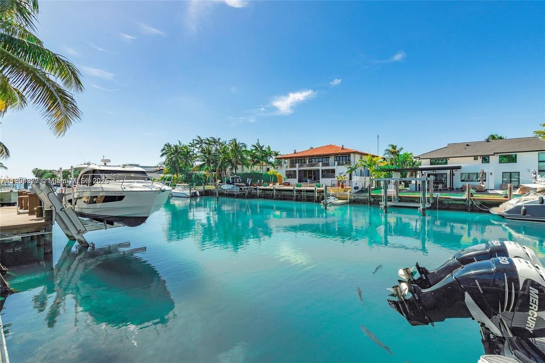 Recently Rented: $14,000 (4 beds, 3 baths, 2480 Square Feet)