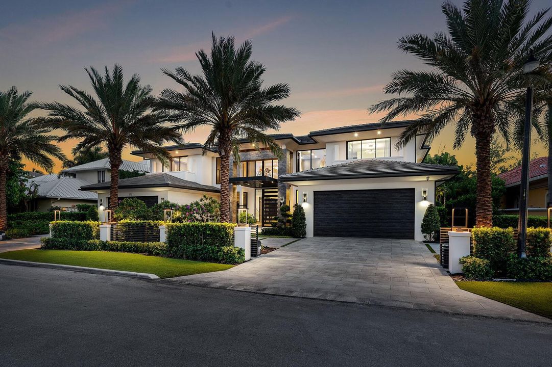 212_Alexander_Palm_Road_Dusk_03