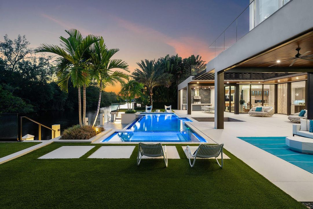 212_Alexander_Palm_Road_Dusk_11