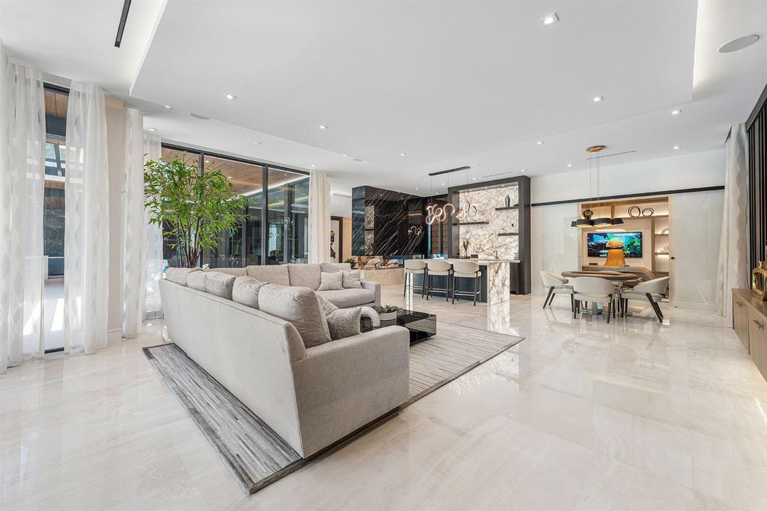 212_Alexander_Palm_Road_41