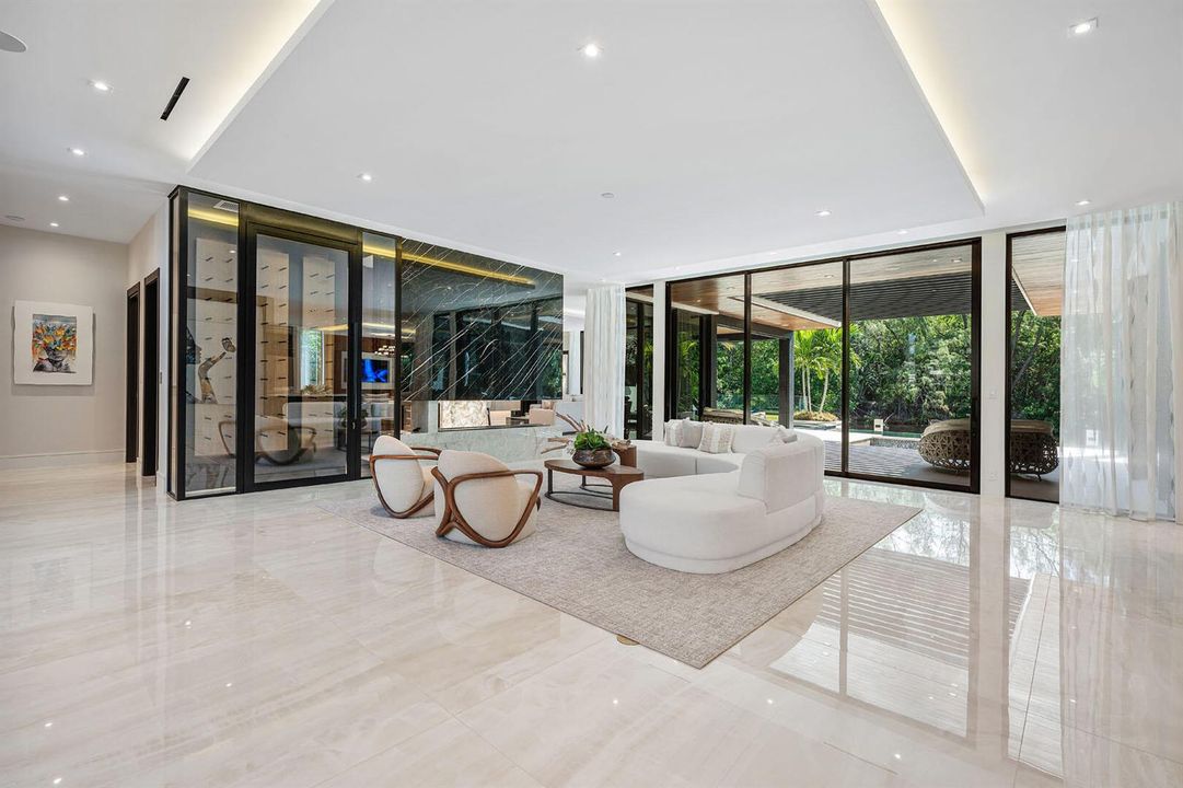 212_Alexander_Palm_Road_08