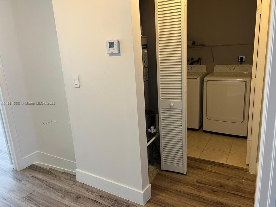 Recientemente alquilado: $1,900 (2 camas, 2 baños, 1370 Pies cuadrados)