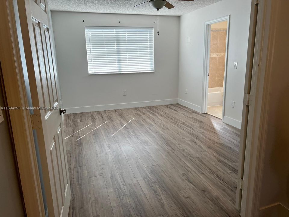 Recientemente alquilado: $1,900 (2 camas, 2 baños, 1370 Pies cuadrados)