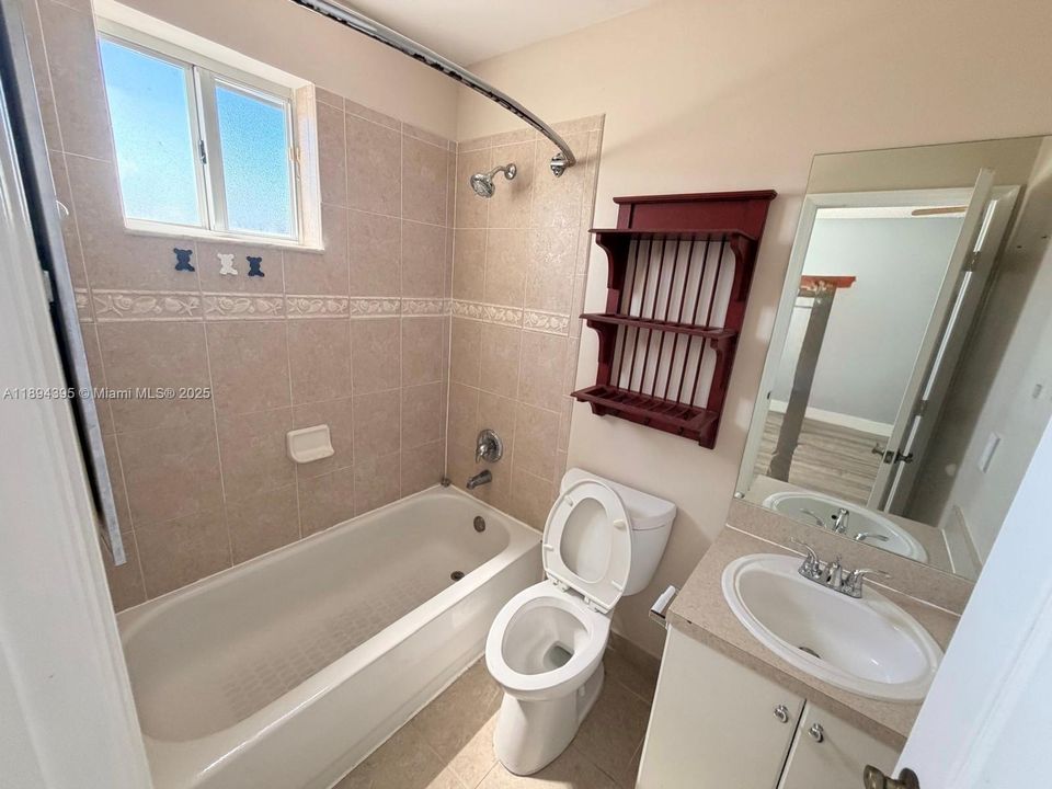 Recientemente alquilado: $1,900 (2 camas, 2 baños, 1370 Pies cuadrados)