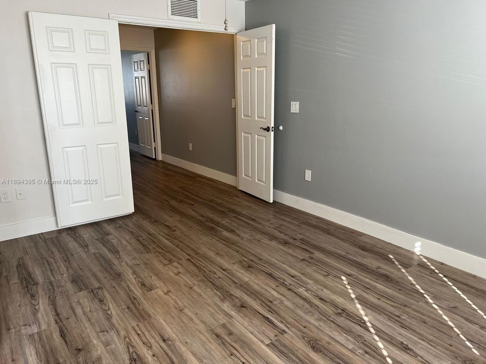 Recientemente alquilado: $1,900 (2 camas, 2 baños, 1370 Pies cuadrados)