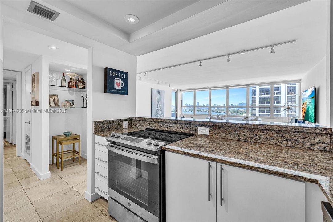 Recientemente alquilado: $4,200 (1 camas, 1 baños, 1027 Pies cuadrados)