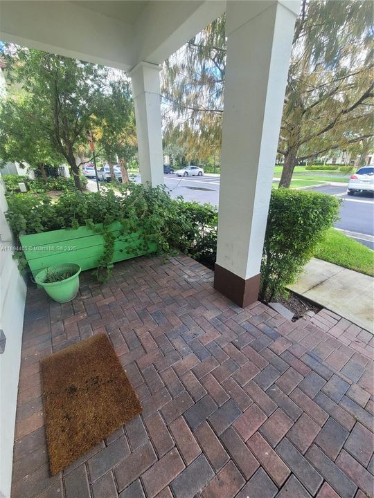 Недавно арендовано: $2,900 (3 спален, 2 ванн, 1768 Квадратных фут)