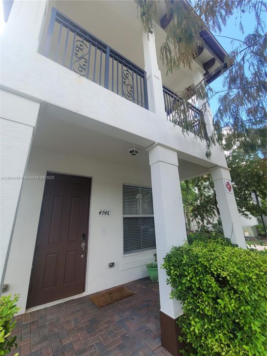 Недавно арендовано: $2,900 (3 спален, 2 ванн, 1768 Квадратных фут)