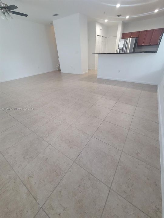 Недавно арендовано: $2,900 (3 спален, 2 ванн, 1768 Квадратных фут)