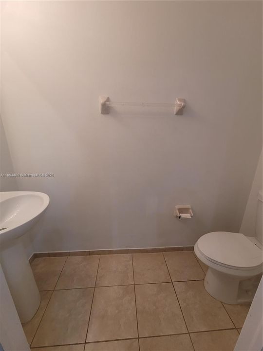 1/2 bath downstairs