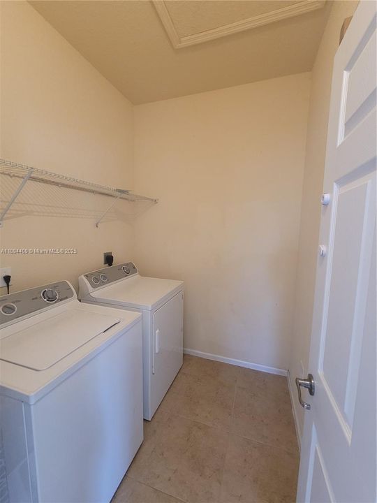 Недавно арендовано: $2,900 (3 спален, 2 ванн, 1768 Квадратных фут)