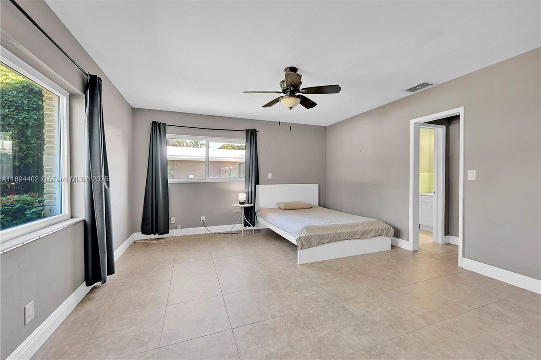For Sale: $809,900 (2 beds, 2 baths, 1710 Square Feet)