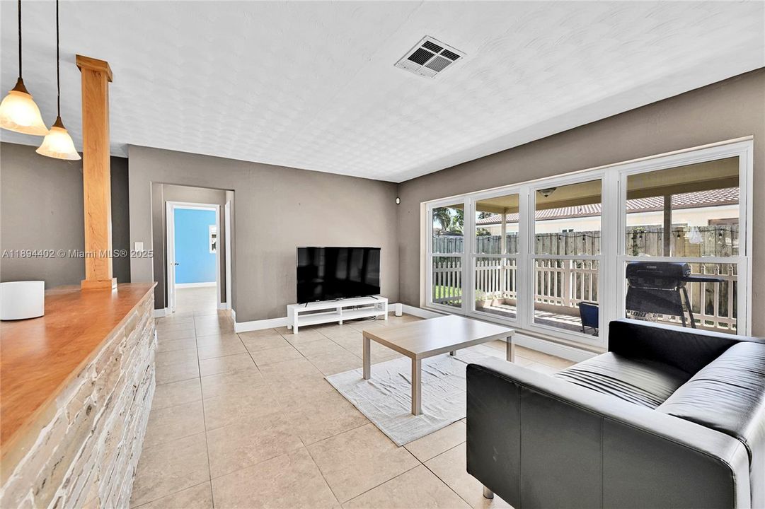 For Sale: $809,900 (2 beds, 2 baths, 1710 Square Feet)