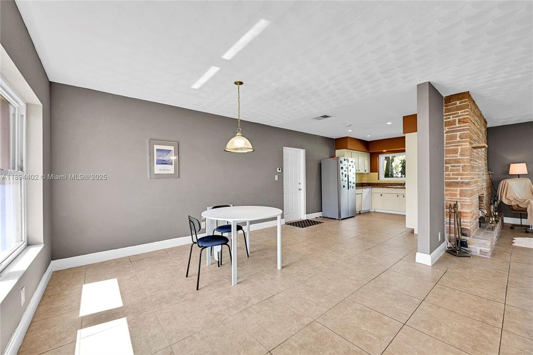 For Sale: $809,900 (2 beds, 2 baths, 1710 Square Feet)