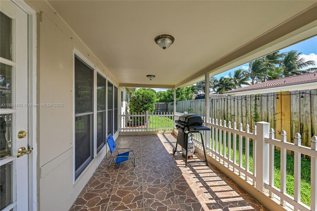 For Sale: $809,900 (2 beds, 2 baths, 1710 Square Feet)