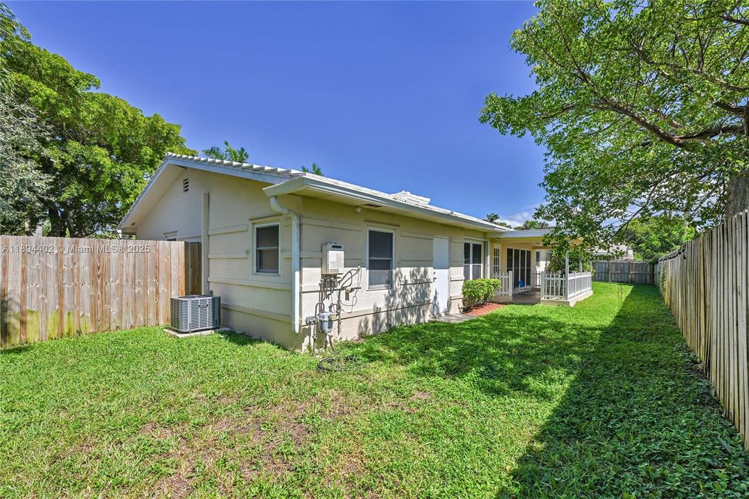 For Sale: $809,900 (2 beds, 2 baths, 1710 Square Feet)