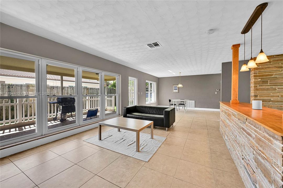 For Sale: $809,900 (2 beds, 2 baths, 1710 Square Feet)