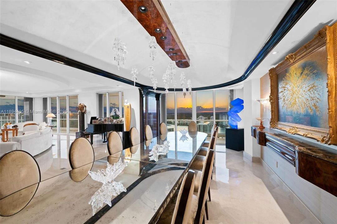 For Sale: $5,500,000 (6 beds, 7 baths, 7700 Square Feet)