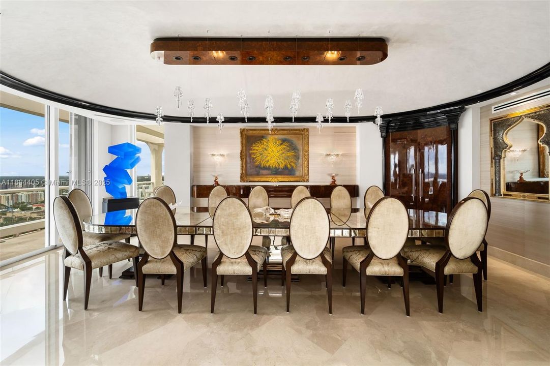 For Sale: $5,500,000 (6 beds, 7 baths, 7700 Square Feet)