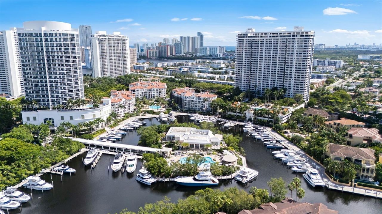 For Sale: $5,500,000 (6 beds, 7 baths, 7700 Square Feet)