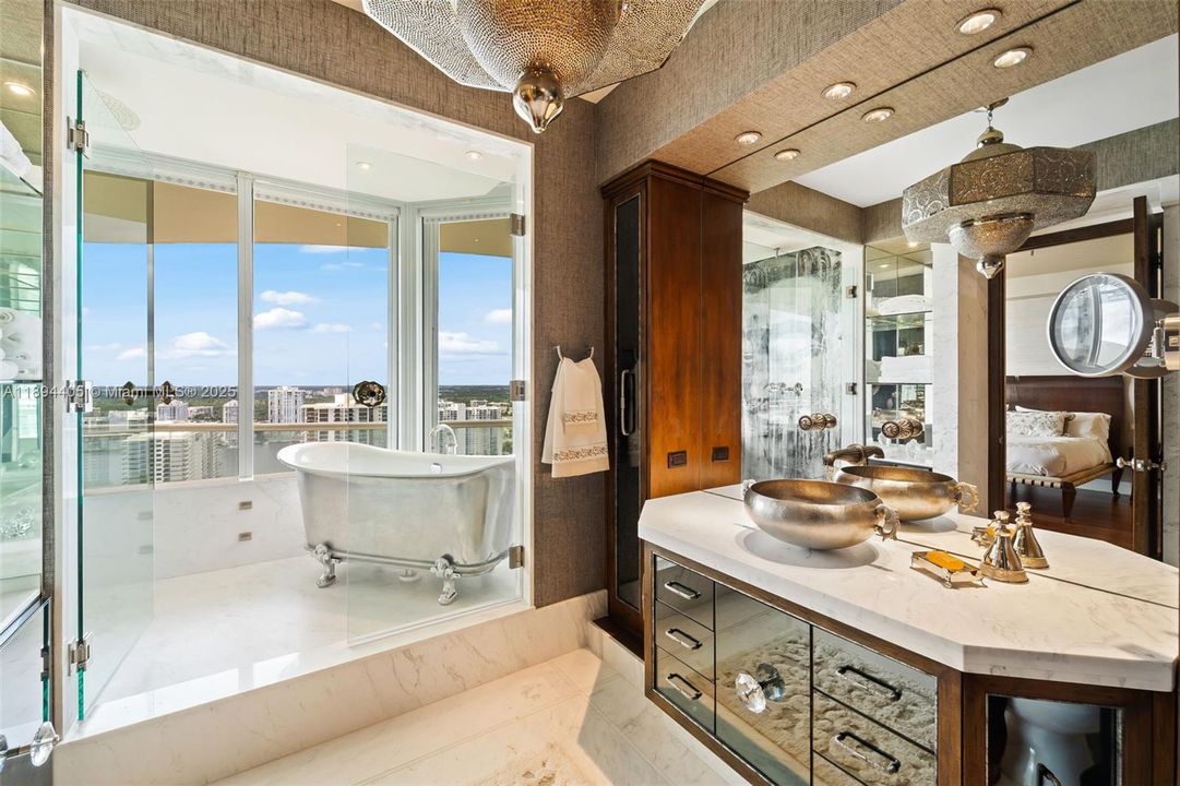 For Sale: $5,500,000 (6 beds, 7 baths, 7700 Square Feet)