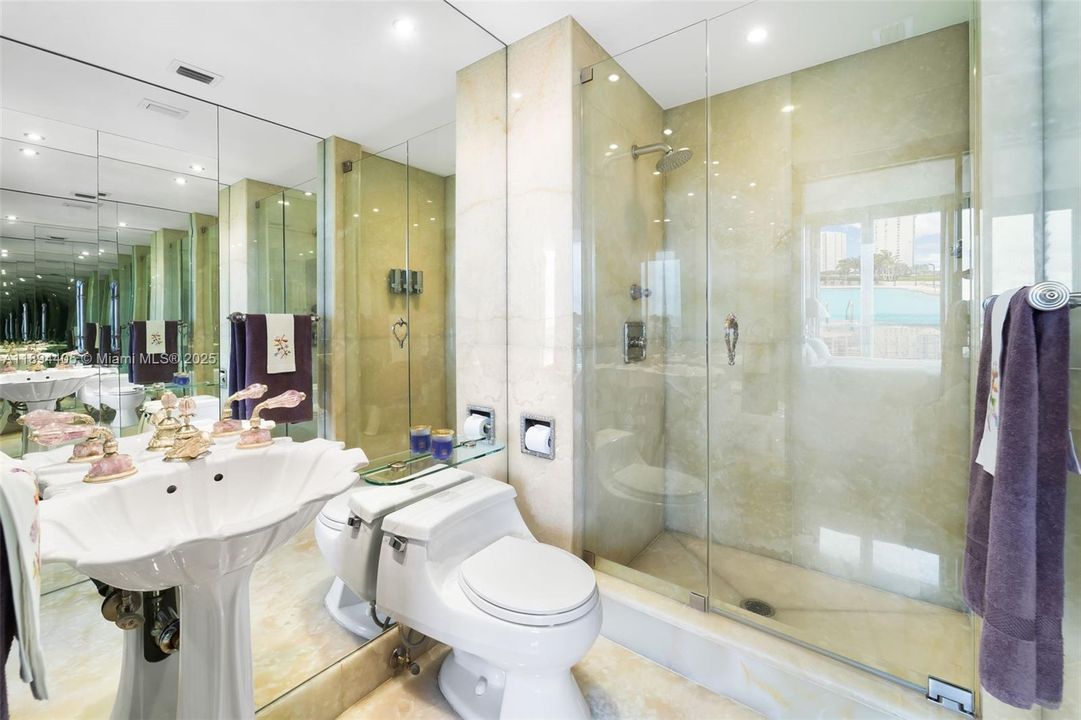 For Sale: $5,500,000 (6 beds, 7 baths, 7700 Square Feet)