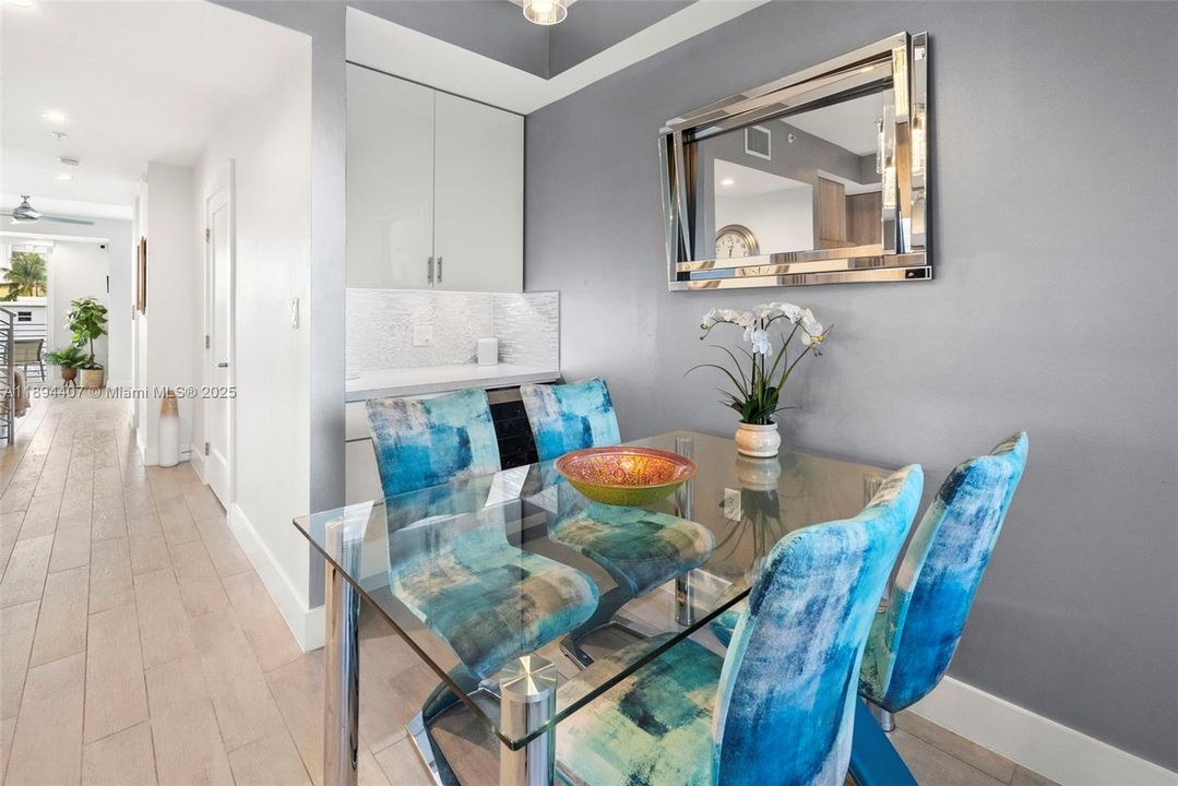 En Venta: $2,260,000 (4 camas, 4 baños, 2456 Pies cuadrados)