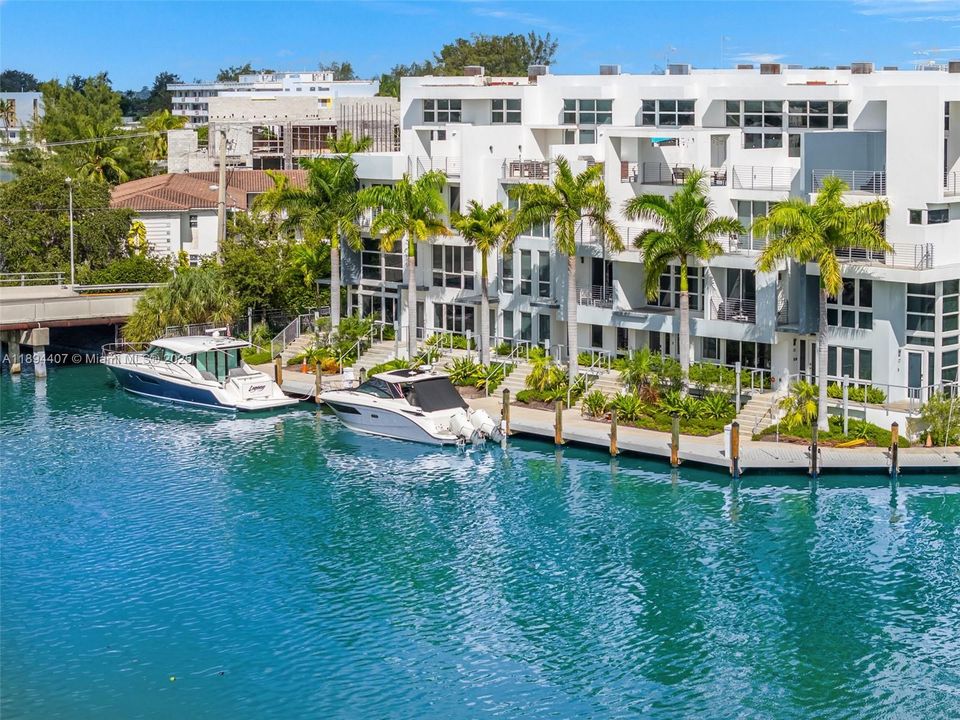 En Venta: $2,260,000 (4 camas, 4 baños, 2456 Pies cuadrados)