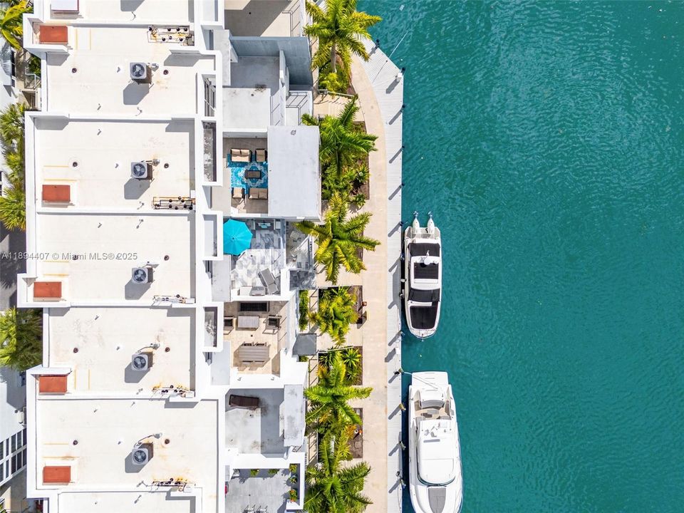 En Venta: $2,260,000 (4 camas, 4 baños, 2456 Pies cuadrados)