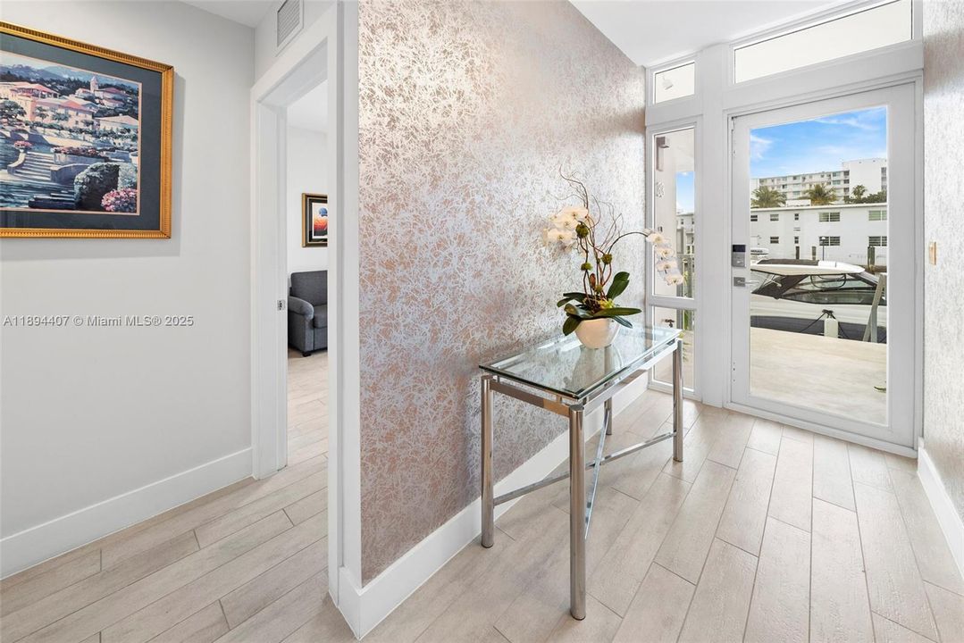 En Venta: $2,260,000 (4 camas, 4 baños, 2456 Pies cuadrados)