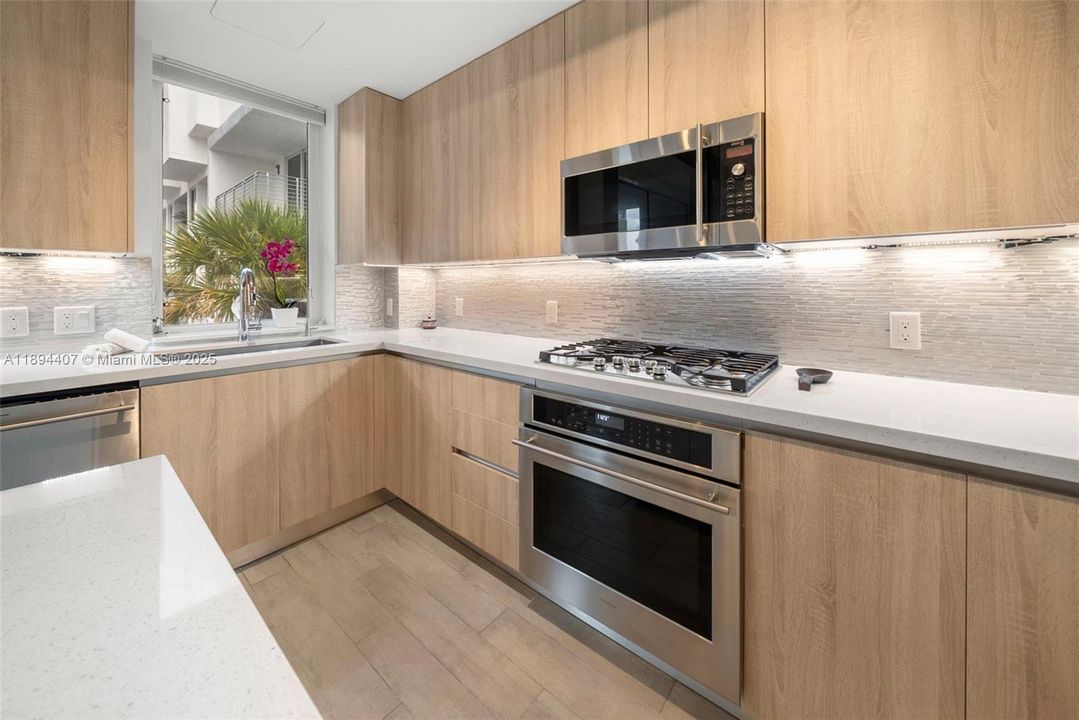 En Venta: $2,260,000 (4 camas, 4 baños, 2456 Pies cuadrados)