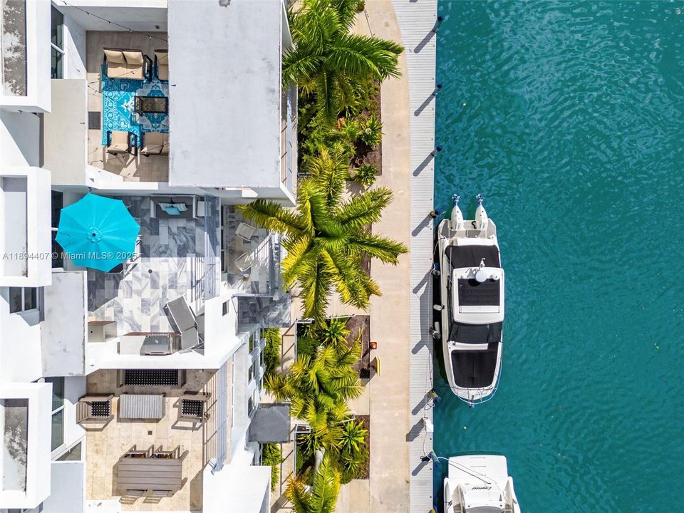 En Venta: $2,260,000 (4 camas, 4 baños, 2456 Pies cuadrados)