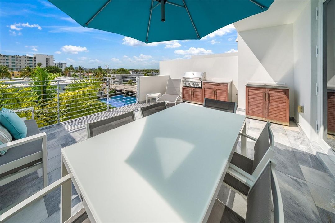 En Venta: $2,260,000 (4 camas, 4 baños, 2456 Pies cuadrados)